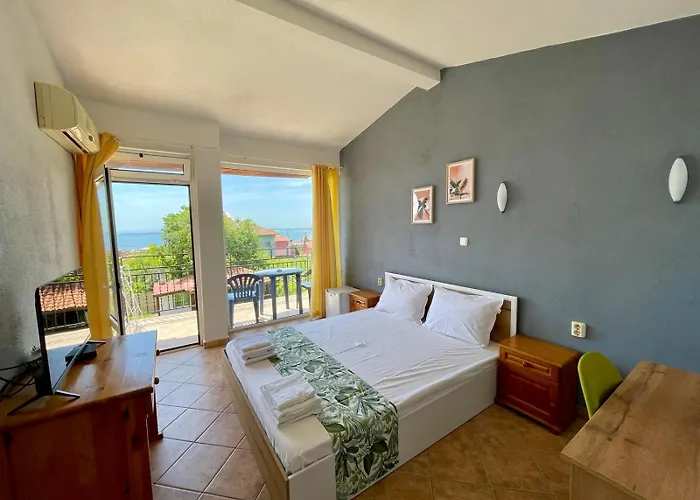 Serenity Hill Guest house 3*